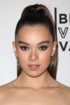 hailee-steinfeld-at-dickinson-screening-in-new-york-09-14-2[...].jpg