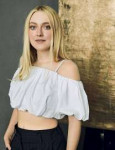 dakota-fanning-in-vanity-fair-magazine-italy-september-2019[...].jpg