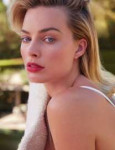 margot-robbie-in-elle-magazine-italy-september-2019-2.jpg