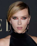 scarlett-johansson-elle-s-2019-women-in-hollywood-event-9.jpg