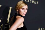 scarlett-johansson-elle-s-2019-women-in-hollywood-event-13.jpg