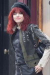 emma-stone-cruella-set-in-london-10-15-2019-12.jpg