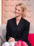 mackenzie-davis-at-lorraine-tv-show-in-london-10-16-2019-5.jpg