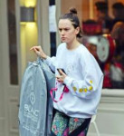 daisy-ridley-out-and-about-in-london-10-24-2019-15.jpg