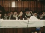 Niggun Yifrach Beyomov song at the Rebbes Farbrengen.webm