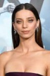 angela-sarafyan-at-premiere-of-hbo-s-westworld-in-hollywood[...].jpg