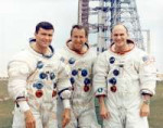 FredHaise(left)JimLovell,andKenMattinglyposeinfrontofthelau[...].jpg